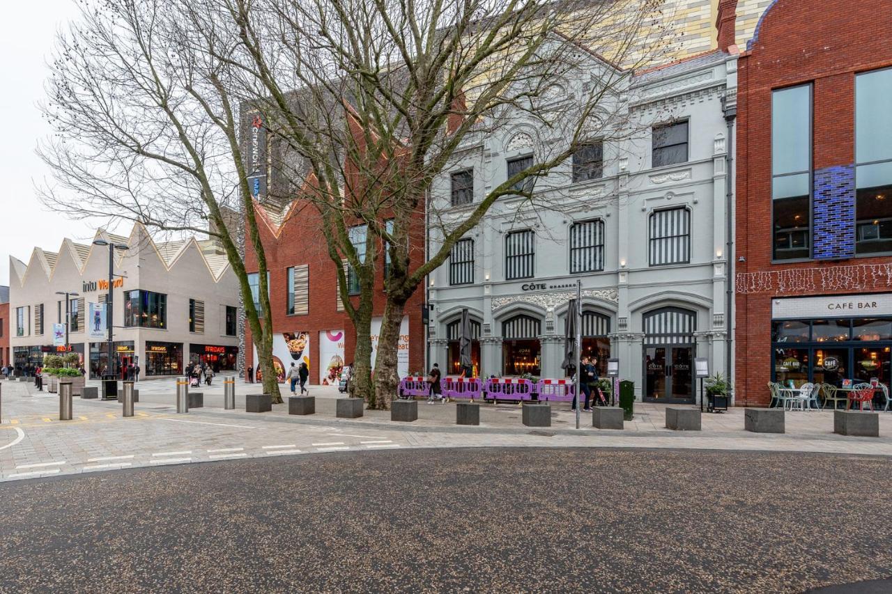 לונדון Watford Town Centre, Serviced One Bed Flat With Choice Of King Or Twin Beds, Sleeps Up To 4 Sharing, Free Wifi And Free Movies מראה חיצוני תמונה