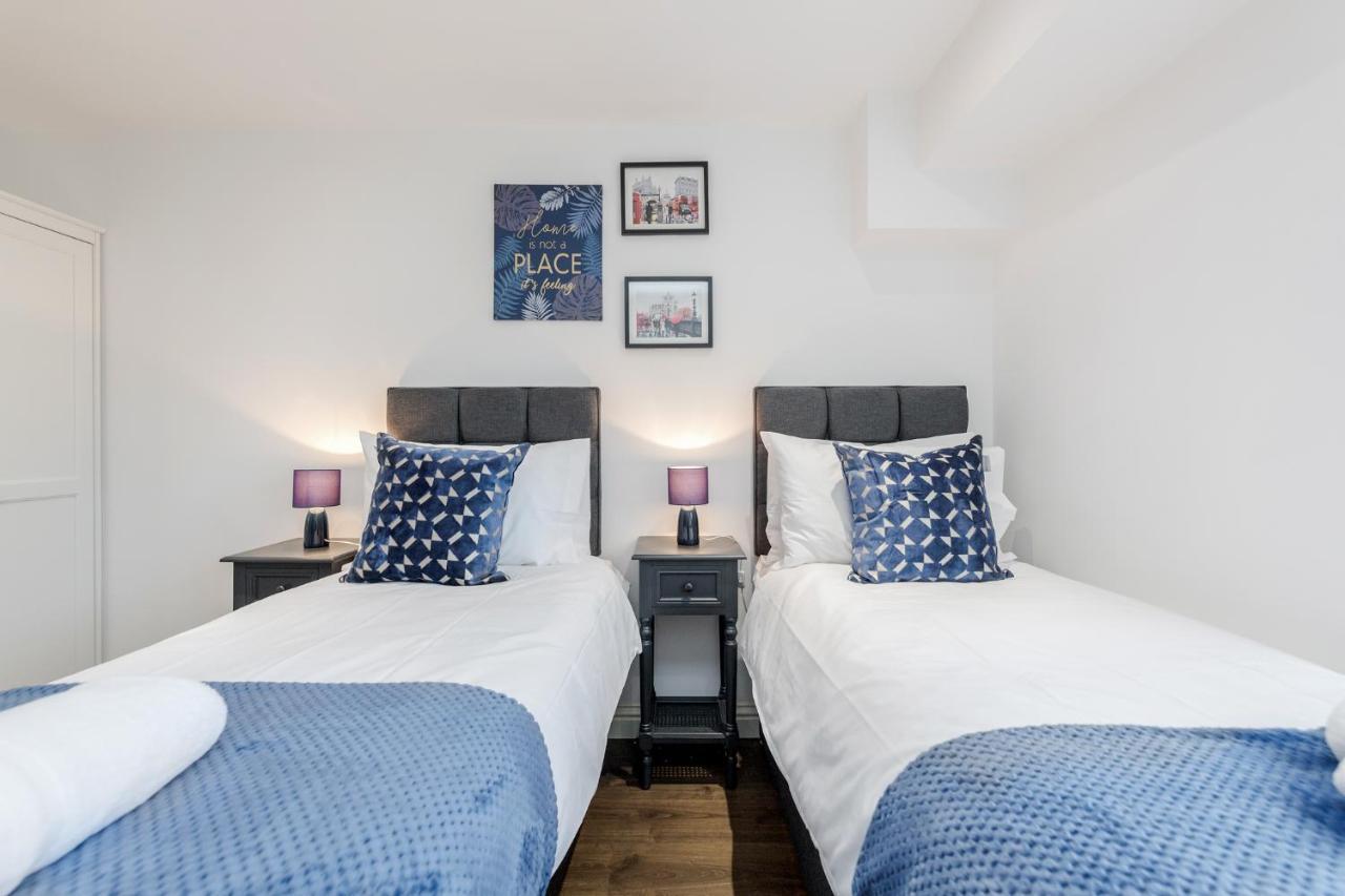 לונדון Watford Town Centre, Serviced One Bed Flat With Choice Of King Or Twin Beds, Sleeps Up To 4 Sharing, Free Wifi And Free Movies מראה חיצוני תמונה