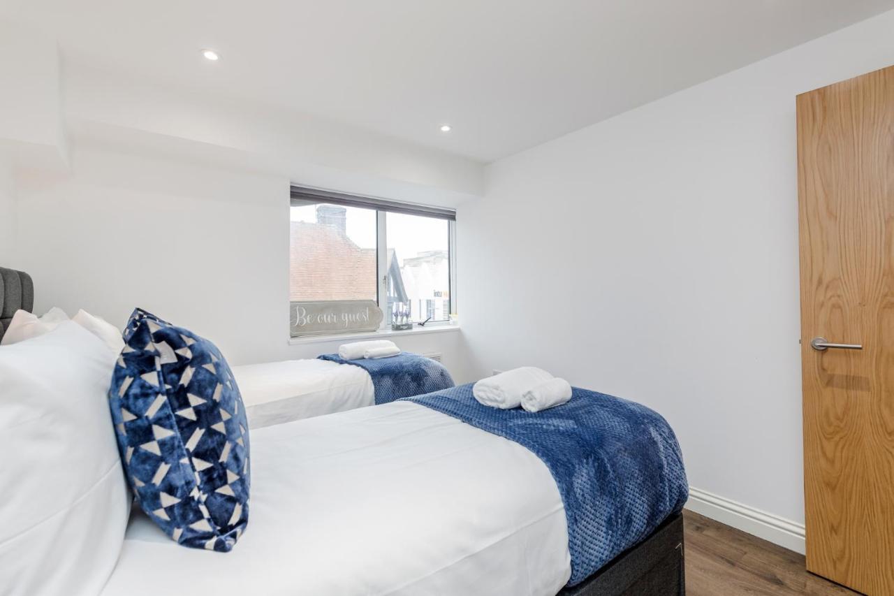 לונדון Watford Town Centre, Serviced One Bed Flat With Choice Of King Or Twin Beds, Sleeps Up To 4 Sharing, Free Wifi And Free Movies מראה חיצוני תמונה